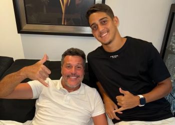 Roger se inspira em seu tio, ídolo do Flamengo, para fazer história no Cruzmaltino: "Sou muito Vasco"