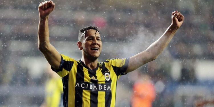 Souza aguarda sinalização do Vasco para definir futuro