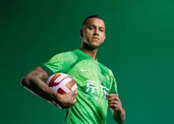 Souza recebe proposta da Turquia, mas prioriza retorno ao Vasco