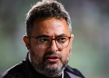 Alexandre Mattos fala sobre Vasco da 777: "Vem muito forte"