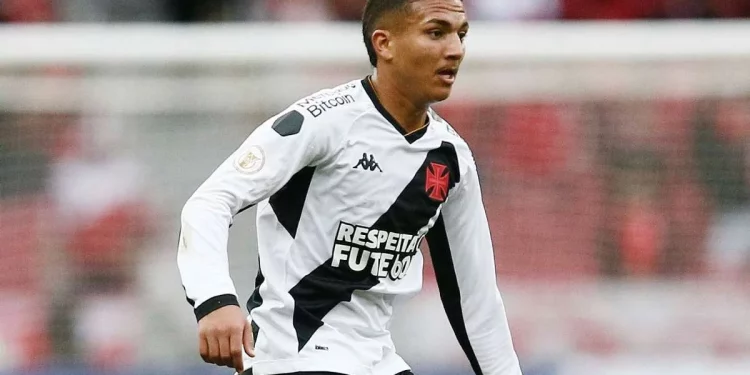 Vasco compra volante do Náutico e já tem a primeira aposta para 2024