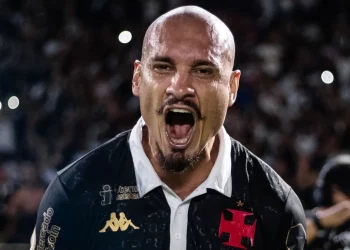 Vasco deve renovar com Maicon por mais uma temporada