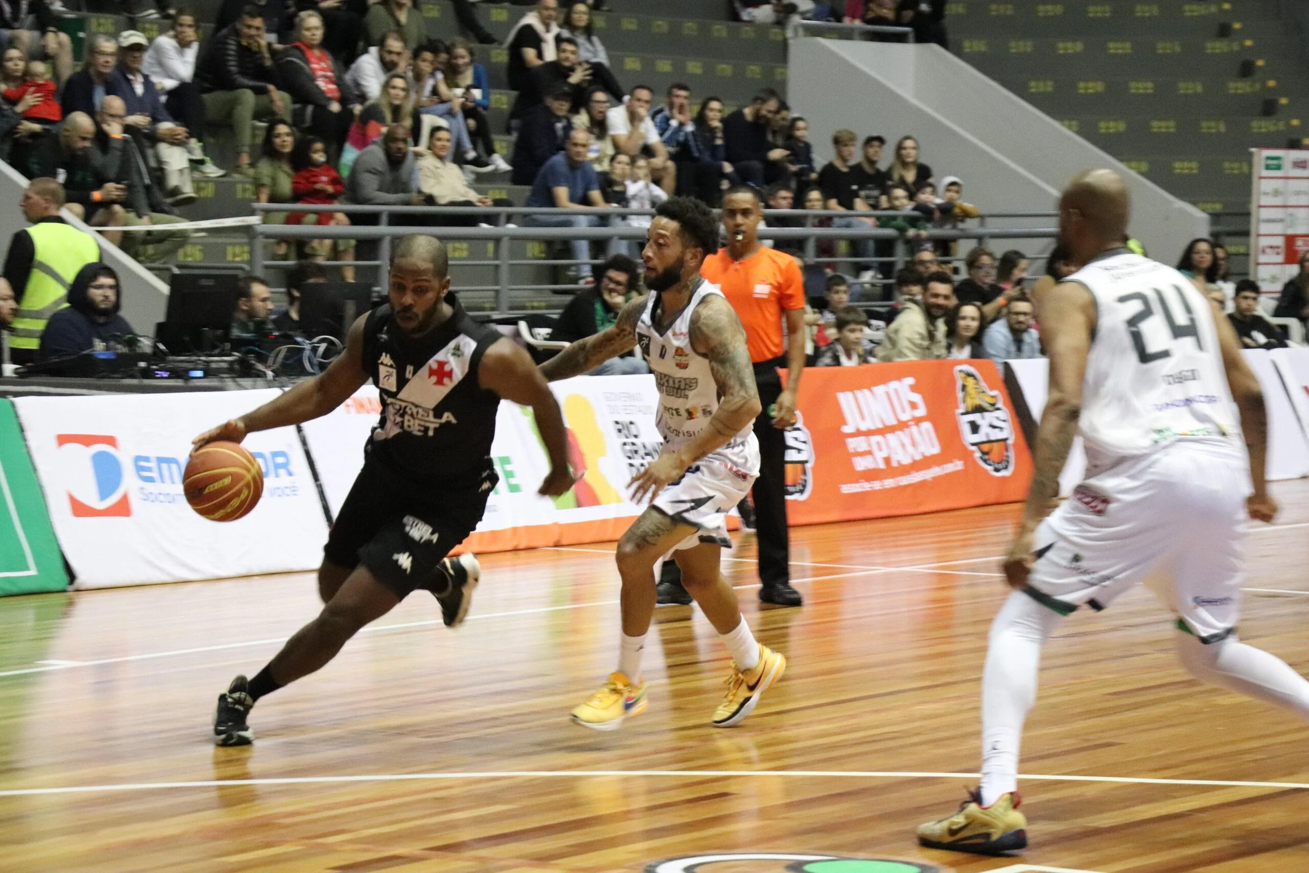 Corinthians enfrenta Unifacisa pelo NBB