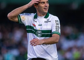 Saiba o que falta para Benjamín Kuscevic assinar com o Vasco