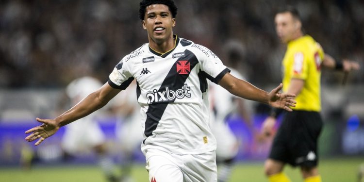 Vasco paga mais uma parcela da dívida com Andrey Santos; entenda como está a situação