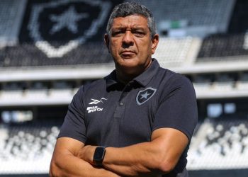 Vasco perde treinador do feminino para o Botafogo