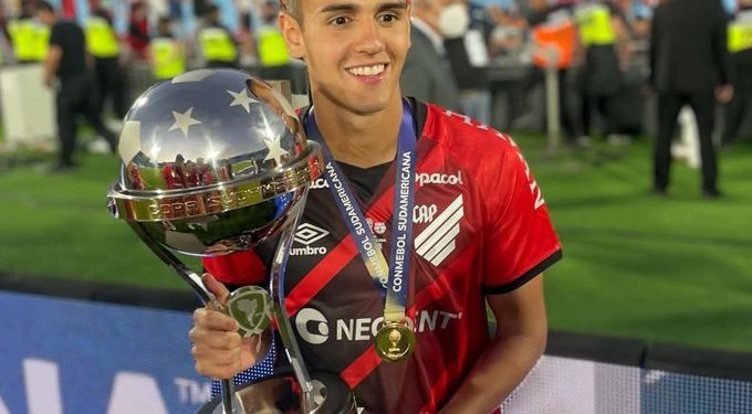 Vasco quer zagueiro que atua na Rússia; confira