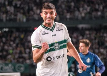 Vasco recebe aval para avançar na primeira contratação de 2024