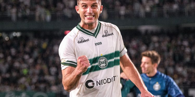 Vasco recebe aval para avançar na primeira contratação de 2024