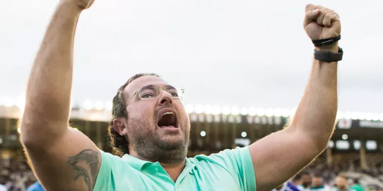 Vasco tem negociações com grande diretor para assumir vaga de Bracks