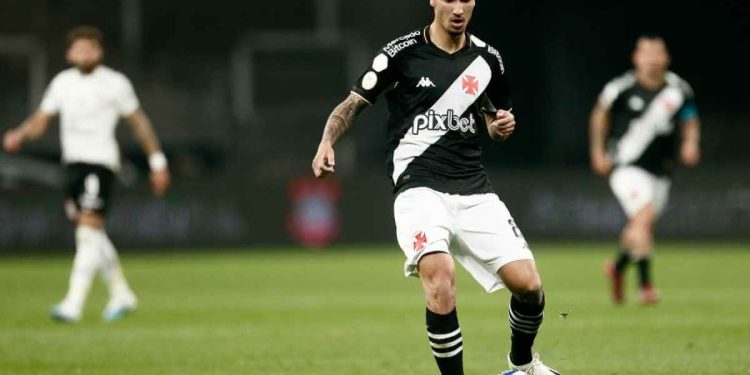 Vasco toma decisão importante sobre Bruno Praxedes