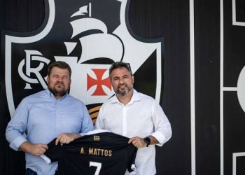 Alexandre Mattos quebra o silêncio e fala sobre reforços no Vasco