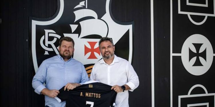 Alexandre Mattos quebra o silêncio e fala sobre reforços no Vasco