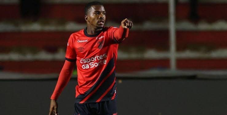 Jornalista afirma que não tem negociação entre Vasco e Cacá