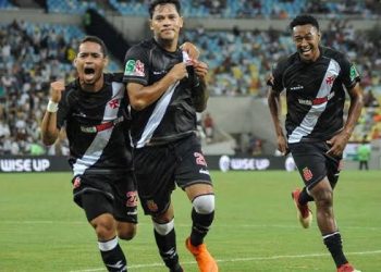 Meia ex-Vasco fecha com famoso clube de São Paulo