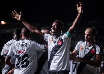 Com grande exibição de Payet, Vasco vence o Madureira pelo Carioca