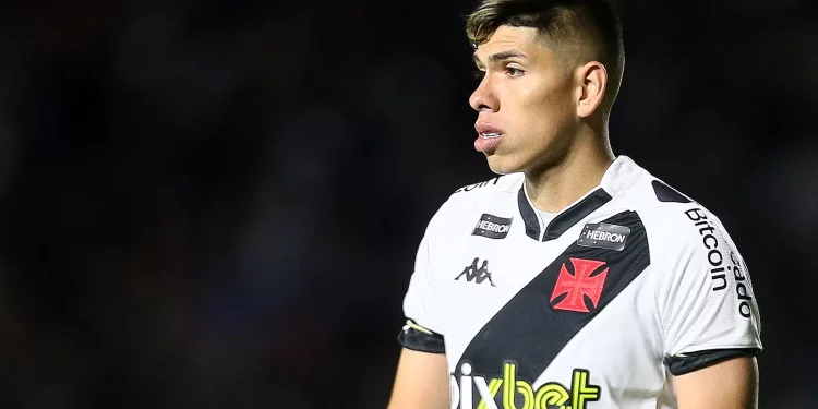 Boca Juniors está perto de comprar jogador que tem 50% do passe ligado ao Vasco