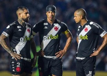 Ex-Vasco fecha com clube da Série B