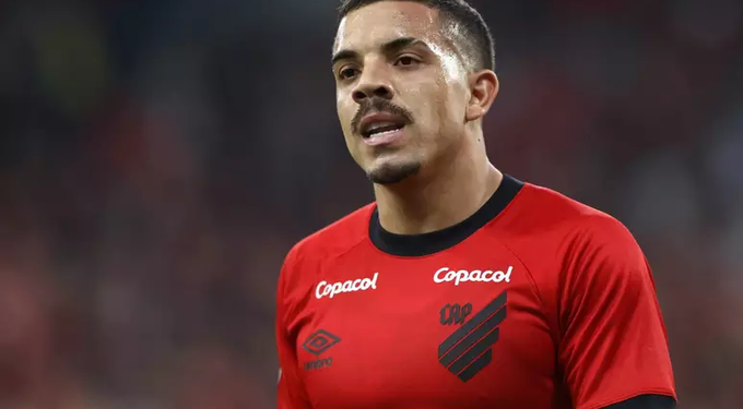 Cabe no Vasco? Representante de Terans quer retorno do jogador ao Brasil