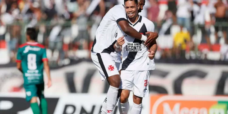 Castan relembra briga entre Ribamar e Pikachu nos treinos do Vasco