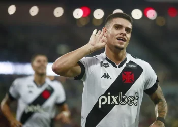 A emocionante despedida de Gabriel Pec do Vasco