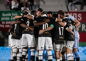 Como o Vasco retorna para o Rio após pré-temporada no Uruguai?