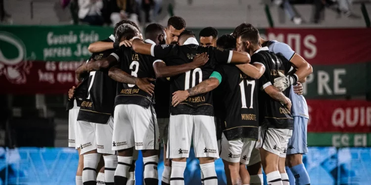 Como o Vasco retorna para o Rio após pré-temporada no Uruguai?