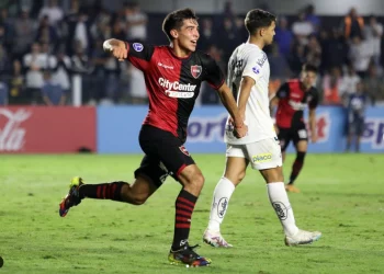 Sforza tem horário para chegar ao Rio nesta quinta e se apresentar ao Vasco