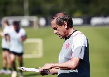 Confira a provável escalação do Vasco contra o Madureira