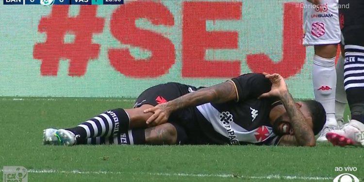 Contusão de Paulinho liga alerta no Vasco