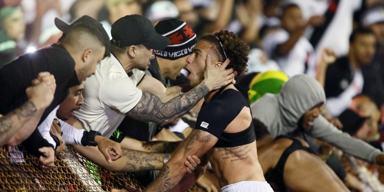 Coritiba está muito perto de fechar com atacante do Vasco