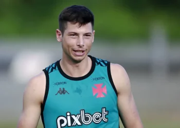 Decepção? Estrangeiro pode sair do Vasco