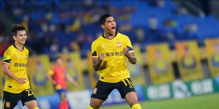 Ex-Vasco, Raniel surpreende ao assinar com novo clube