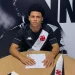 Ex-Vasco assina com o Botafogo, mas não deve ser aproveitado