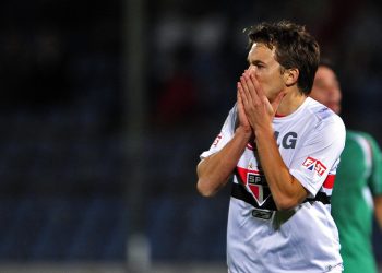 Ex-Vasco toma atitude "diferente" e entra com pedido de auxílio no INSS