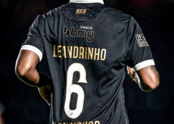 Lateral da base surpreende no Vasco