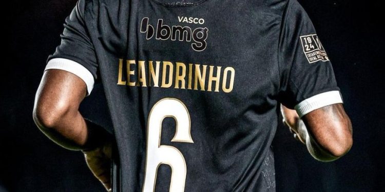 Lateral da base surpreende no Vasco