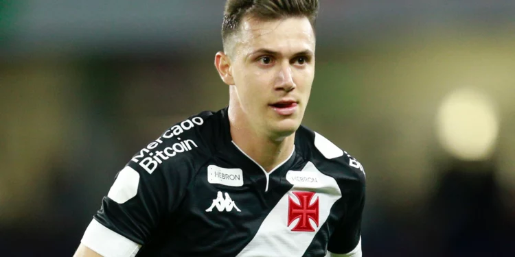 Lucas Piton vem se destacando no Vasco