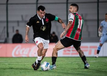 Medel pede reforços no Vasco: "Precisamos"