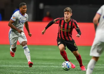 "Não muda o patamar de nenhuma equipe" Jornalista avalia possível substituto de Paulinho no Vasco