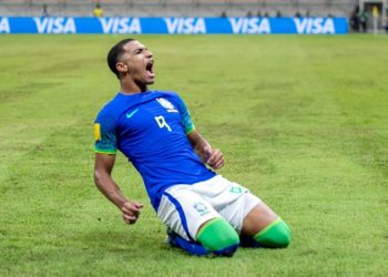 Novo Vitor Roque? Mattos entra em ação e Vasco quer tirar joia do Fluminense avaliada em R$ 280 milhões