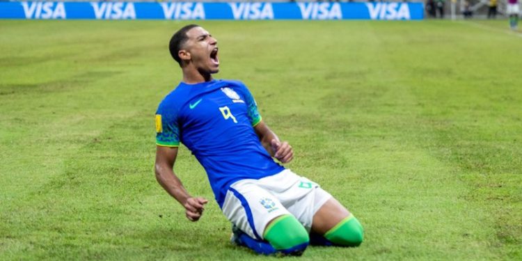 Novo Vitor Roque? Mattos entra em ação e Vasco quer tirar joia do Fluminense avaliada em R$ 280 milhões