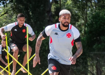 Vasco: Quanto tempo Paulinho deve ficar fora dos gramados?