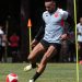 Payet aparece em ótima forma física e anima torcedores do Vasco