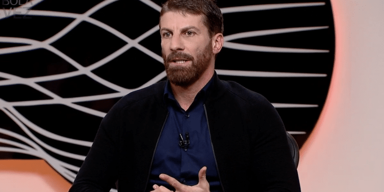 Pedrinho, presidente do Vasco, é eleito pelos jogadores como o melhor comentarista esportivo do Brasil