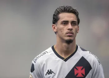 Além de Botafogo, outro rival do Vasco tem interesse em Marlon Gomes