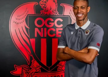 Robson, ex-Vasco, volta ao Nice e joga pela Copa da França