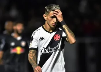 Orellano chama atenção de Ramón Díaz e deve ganhar mais oportunidade no Vasco