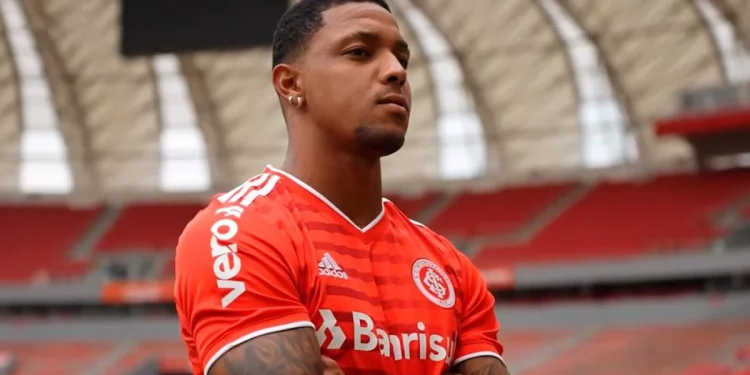 Salário de David no Inter assusta torcedores do Vasco