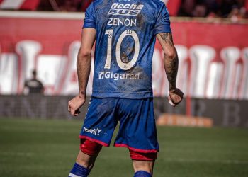 URGENTE! Vasco entra na briga por camisa 10